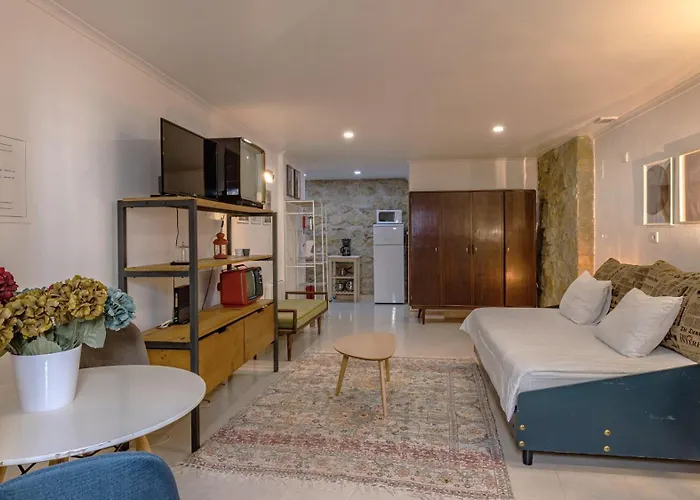 Sweet Studio Apartment By Lovelystay